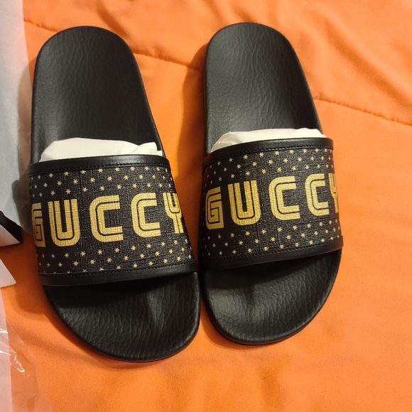 GUCCI Pursuit Guccy Logo Slide Sandal - Picture 6 of 8